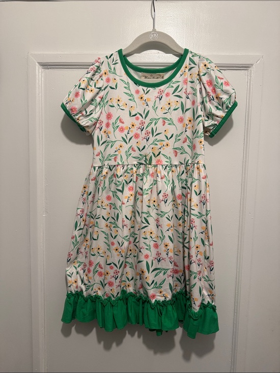 Marie Nicole Other - Girls' White Floral Dress with Green Trim